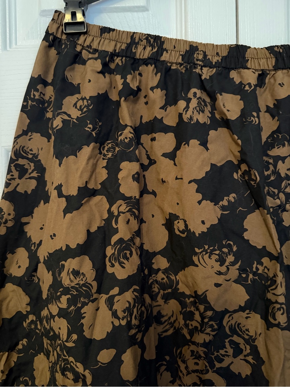 Everlane Black and Brown Floral Maxi Skirt - Picture 2 of 7
